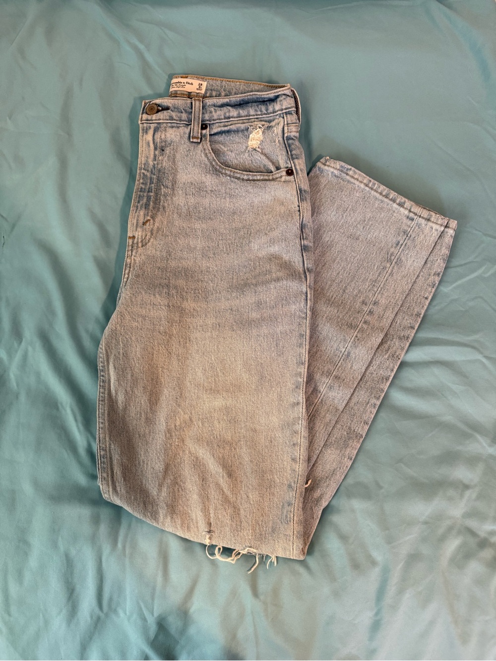 Abercrombie & Fitch 90s Straight Ultra High Rise Light Blue Straight Jeans